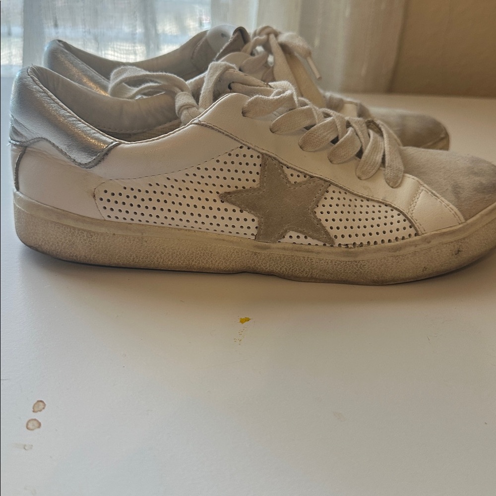 Steve Madden White Sneakers with Gray Star